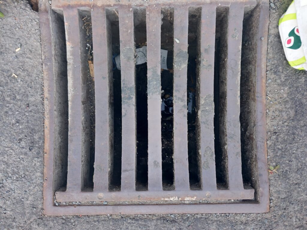 Clearing Blocked Manhole